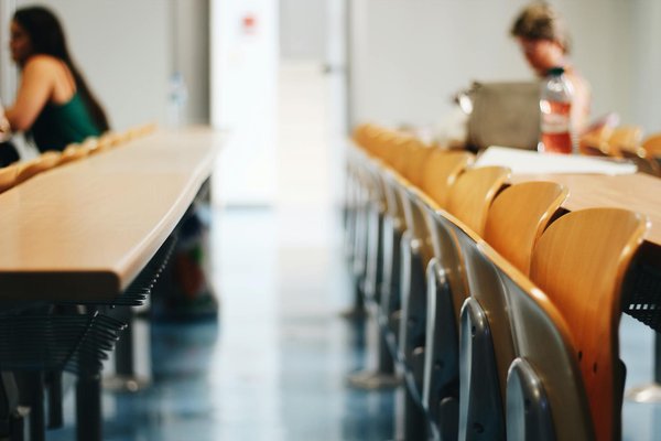 Comment votre secteur d'activité influence-t-il les obligations légales de votre entreprise ?